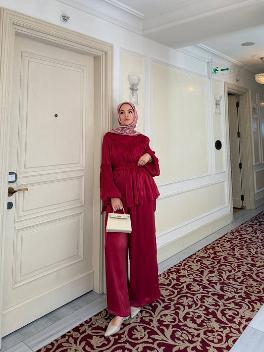 Ruffle Detail Shimmer Blouse & Wide-Leg Pant Set – Burgundy